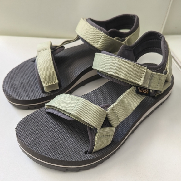 Teva Shoes - Teva Universal Trail Sandals size 8